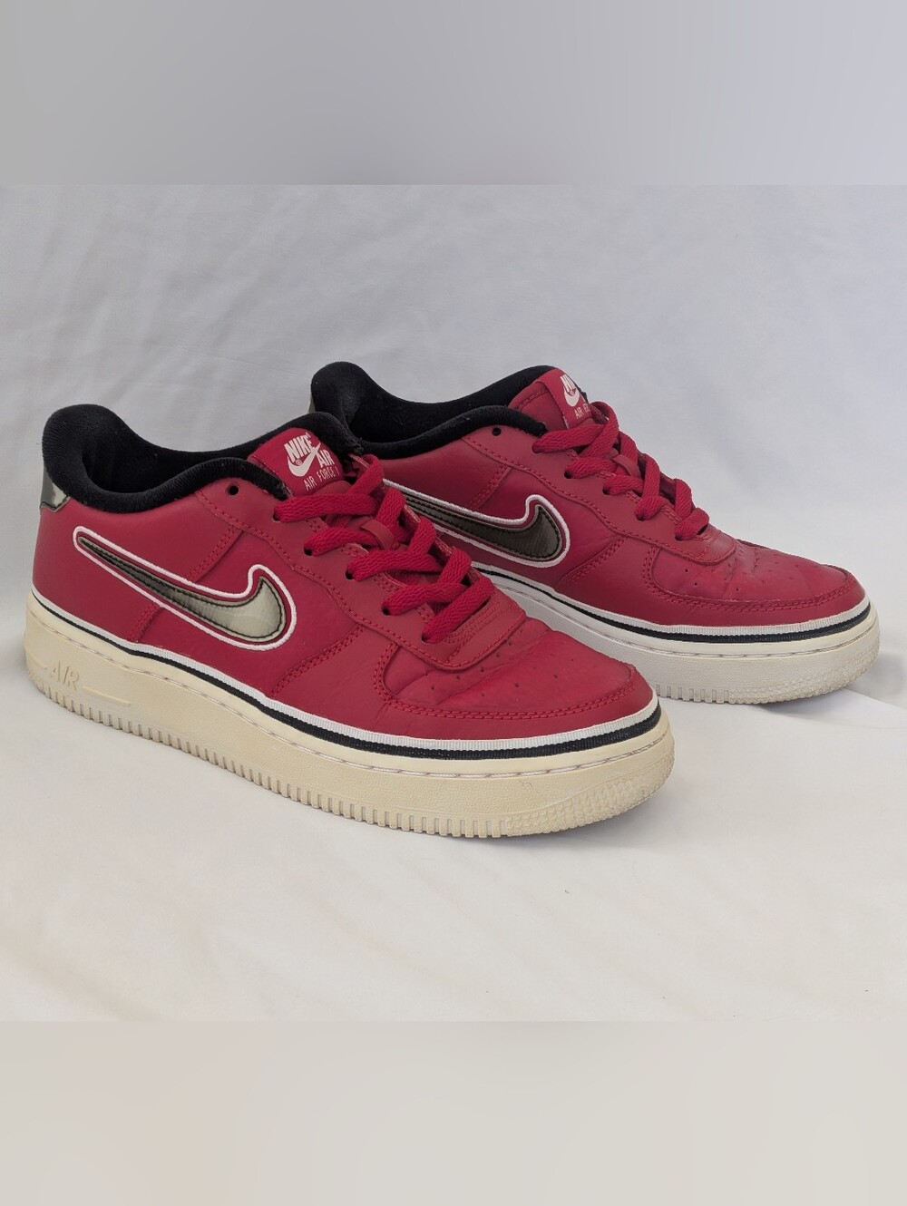 NIKE Air Force 1 LV8 Sport Varsity Chicago Bulls Red Youth Size 6.5